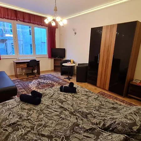 Gyoengyi Budapest